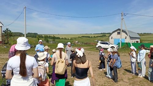 Бакырчы авылында балалар белән табигать кочагына онытылмас сәяхәткә чыктылар