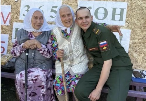 Ниһаять, өйдә! Олы Шырдан авылында танкист Инсафны каршы алдылар