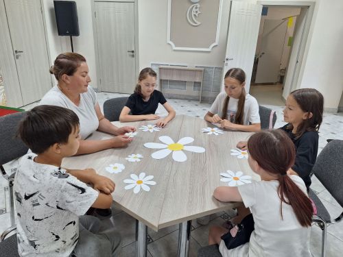 Мулла Иле мәдәният йортында «Бүләккә ромашкалар» дип исемләнгән очрашу узды