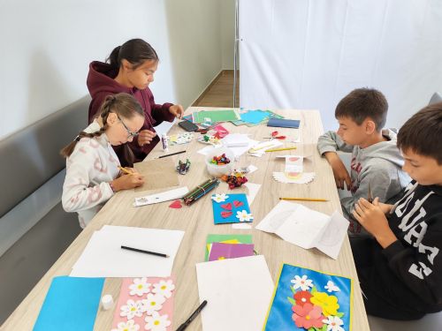 Кече Шырдан мәдәният йортында Гаилә, мәхәббәт һәм тугрылык көне уңаеннан балалар өчен «Ромашкалы открытка» дип аталган иҗат сәгате узды