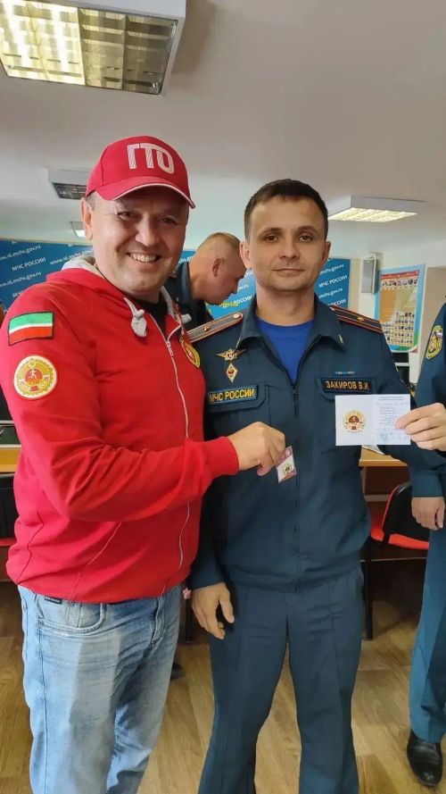 Россия Гадәттән тыш хәлләр министрлыгының 8 нче янгын-саклау отряды хезмәткәрләренә ГТО билгеләре тапшырылды