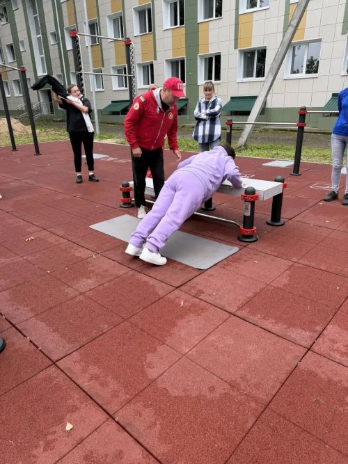 «Үзебезнекеләрне ташламыйбыз» (Своих не бросаем) хәрәкәте активистлары яңа ГТО мәйданчыгында көчләрен сынадылар