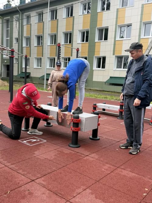«Үзебезнекеләрне ташламыйбыз» (Своих не бросаем) хәрәкәте активистлары яңа ГТО мәйданчыгында көчләрен сынадылар