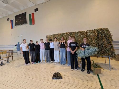 «Нур» кызлар волейбол командасы МХОдагы егетләребез өчен маскировка челтәрләре үрде