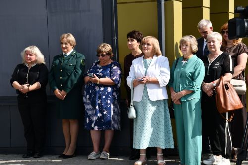 Күпбалалы Трубкиннар гаиләсенә микроавтобус бүләк ителде