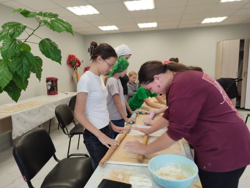 Яшел Үзәндә Республика көне: капкалы уеннар, көзге нигъмәтләр һәм чигү серләре