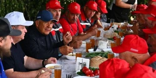 Рөстәм Миңнеханов Норлат районы кырында борчак ашы белән сыйланды