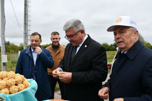 Рус Әҗәлендә яңа иҗтимагый мәйданчык һәм мемориаль зона үз ишекләрен ача