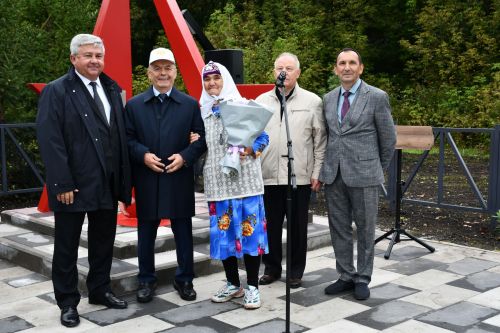 Карашәмнән Илһамия Хәлиуллина Әгъзам Гобәйдуллинга рәхмәт сүзләрен җиткерде
