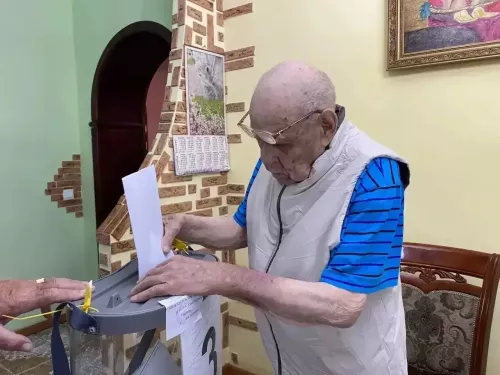 Бөек Ватан сугышы ветераны, 101 яшьлек Әхәт Тахият улы Латыйпов сайлауларда катнашты