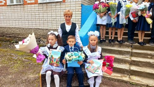 Акъегет белем бирү мәктәбендә яңа уку елы башлануга багышланган тантаналы бәйрәм узды