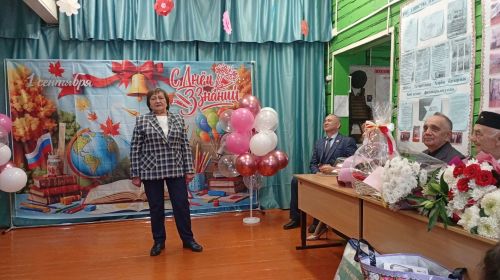 Өч буынга белем биргән остазга — 90 яшь