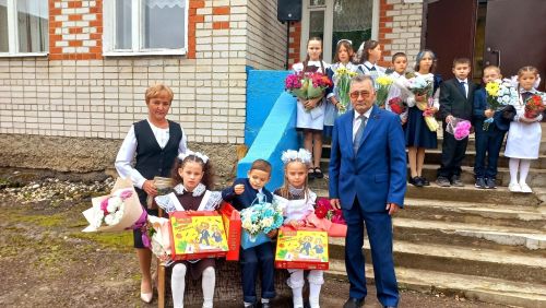 Акъегет белем бирү мәктәбендә яңа уку елы башлануга багышланган тантаналы бәйрәм узды