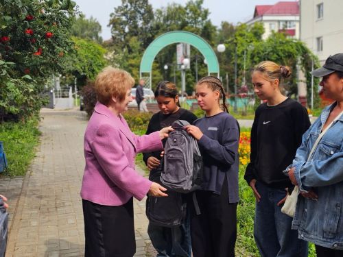 Балаларны яңа уку елына әзерләргә ярдәм иттеләр