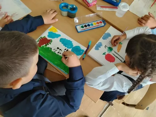 Мулла Иле мәдәният йортында «Көзнең ачык төсләре» дигән рәсем бәйгесе узды