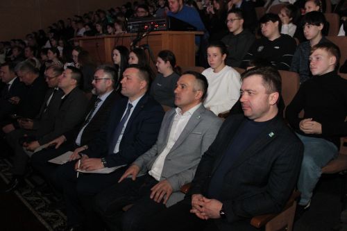 Яшел Үзәндә суднолар төзү белгечлекләре студентлары өчен иҗади фестиваль узды