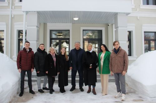 Яшел Үзән тарих-мәдәни мирас музеена эшлекле визит белән, мәдәният министры Ирада Әюпова килде