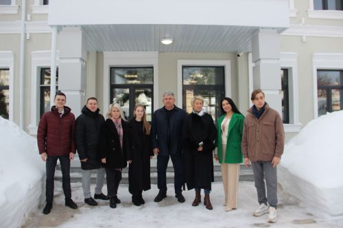 Яшел Үзән тарих-мәдәни мирас музеена эшлекле визит белән, мәдәният министры Ирада Әюпова килде