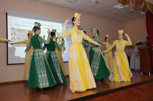 "Үзеңнән соң җирдә эз калдырыйм дисәң - Укытучы бул!"
