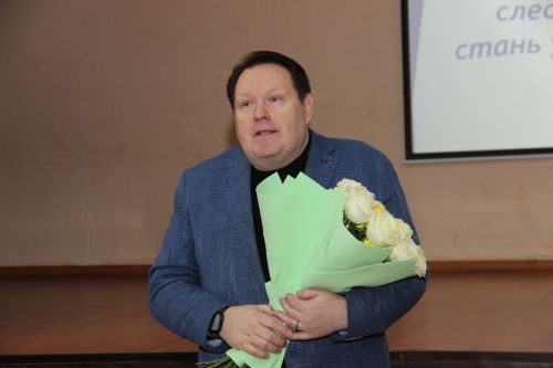 "Үзеңнән соң җирдә эз калдырыйм дисәң - Укытучы бул!"