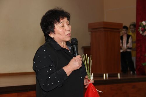 "Үзеңнән соң җирдә эз калдырыйм дисәң - Укытучы бул!"
