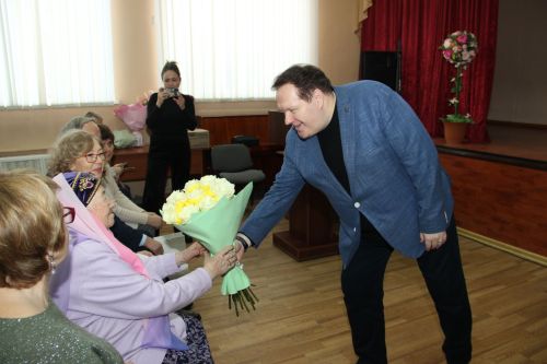 "Үзеңнән соң җирдә эз калдырыйм дисәң - Укытучы бул!"