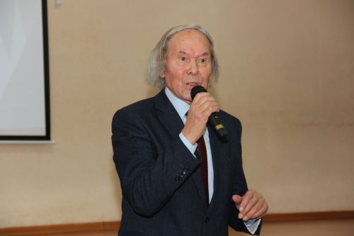 "Үзеңнән соң җирдә эз калдырыйм дисәң - Укытучы бул!"