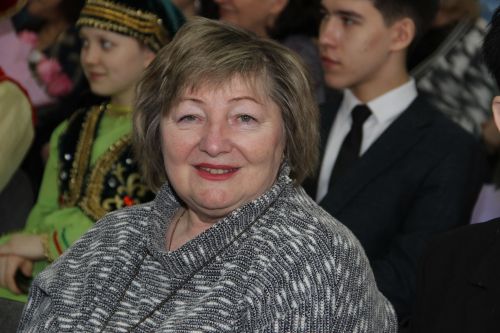 "Үзеңнән соң җирдә эз калдырыйм дисәң - Укытучы бул!"