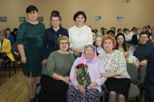 "Үзеңнән соң җирдә эз калдырыйм дисәң - Укытучы бул!"