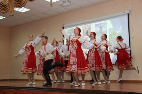 "Үзеңнән соң җирдә эз калдырыйм дисәң - Укытучы бул!"