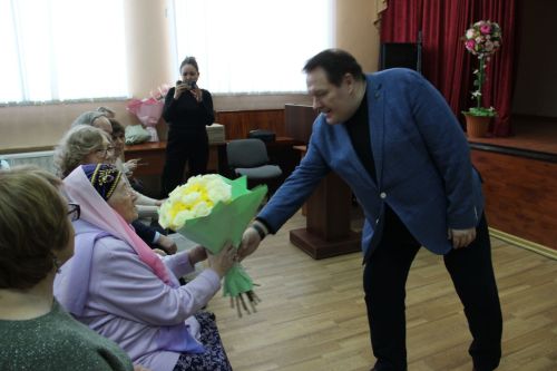 "Үзеңнән соң җирдә эз калдырыйм дисәң - Укытучы бул!"