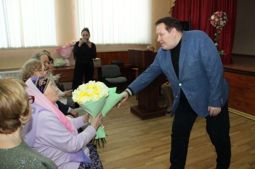 "Үзеңнән соң җирдә эз калдырыйм дисәң - Укытучы бул!"