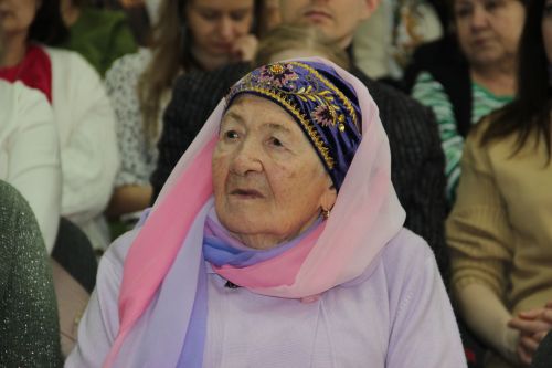"Үзеңнән соң җирдә эз калдырыйм дисәң - Укытучы бул!"