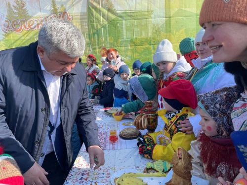 Яшел Үзәндә Май чабу чарасы