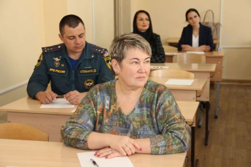 Әти-әниләр имтихан бирде