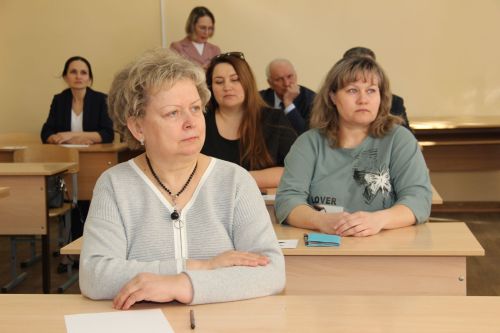 Әти-әниләр имтихан бирде