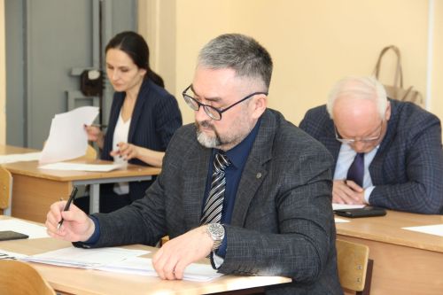 Әти-әниләр имтихан бирде