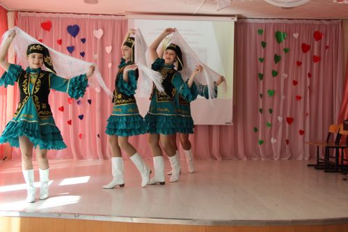 Әйшә мәктәбендә Габдулла Тукай исемендәге “Ватан өчен яшәү – безнең бурыч!” дип исемләнгән муниципаль шигырь уку бәйгесе узды