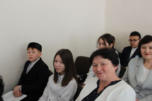 Әйшә мәктәбендә Габдулла Тукай исемендәге “Ватан өчен яшәү – безнең бурыч!” дип исемләнгән муниципаль шигырь уку бәйгесе узды