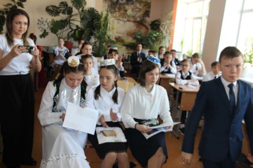Әйшә мәктәбендә Габдулла Тукай исемендәге “Ватан өчен яшәү – безнең бурыч!” дип исемләнгән муниципаль шигырь уку бәйгесе узды