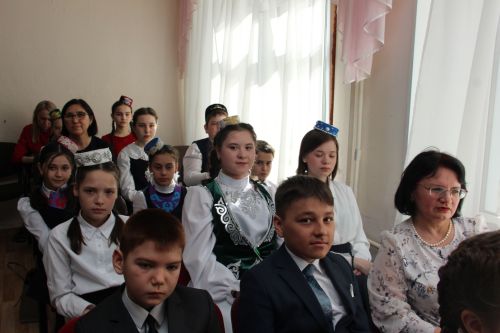 Әйшә мәктәбендә Габдулла Тукай исемендәге “Ватан өчен яшәү – безнең бурыч!” дип исемләнгән муниципаль шигырь уку бәйгесе узды