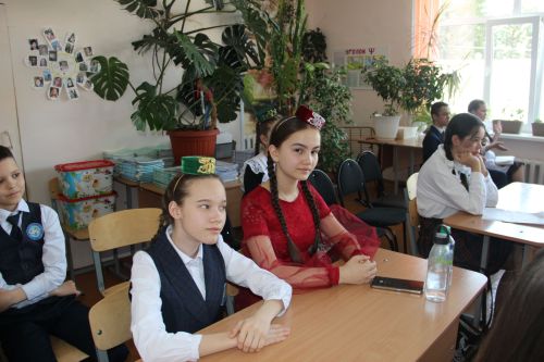 Әйшә мәктәбендә Габдулла Тукай исемендәге “Ватан өчен яшәү – безнең бурыч!” дип исемләнгән муниципаль шигырь уку бәйгесе узды