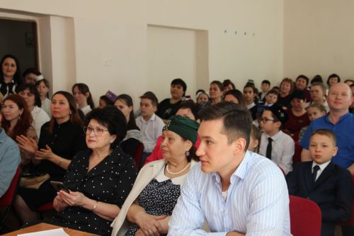 Әйшә мәктәбендә Габдулла Тукай исемендәге “Ватан өчен яшәү – безнең бурыч!” дип исемләнгән муниципаль шигырь уку бәйгесе узды