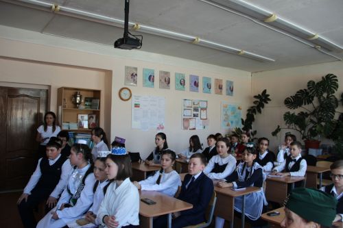 Әйшә мәктәбендә Габдулла Тукай исемендәге “Ватан өчен яшәү – безнең бурыч!” дип исемләнгән муниципаль шигырь уку бәйгесе узды