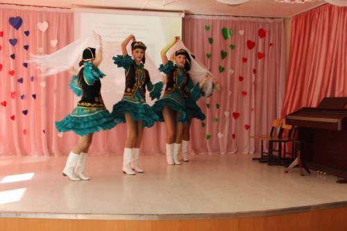 Әйшә мәктәбендә Габдулла Тукай исемендәге “Ватан өчен яшәү – безнең бурыч!” дип исемләнгән муниципаль шигырь уку бәйгесе узды