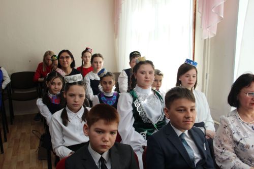Әйшә мәктәбендә Габдулла Тукай исемендәге “Ватан өчен яшәү – безнең бурыч!” дип исемләнгән муниципаль шигырь уку бәйгесе узды