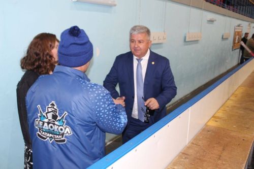 "Тигрлар" командасы уенчыларын Зеленодольск шәһәре һәм районы башлыгы, Зеленодольск шәһәре мэры Михаил Афанасьев шәхсән котлады.