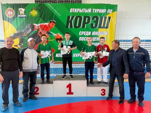 Осиново бистәсенең 7нче спорт мәктәбендә күп тапкырлар Сабантуйларында җиңү яулаган Миндубаев Илдар Нурислам улы истәлегенә багышланган яшьләр арасында көрәш турниры