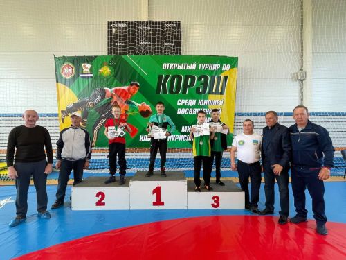 Осиново бистәсенең 7нче спорт мәктәбендә күп тапкырлар Сабантуйларында җиңү яулаган Миндубаев Илдар Нурислам улы истәлегенә багышланган яшьләр арасында көрәш турниры