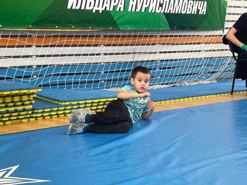 Осиново бистәсенең 7нче спорт мәктәбендә күп тапкырлар Сабантуйларында җиңү яулаган Миндубаев Илдар Нурислам улы истәлегенә багышланган яшьләр арасында көрәш турниры